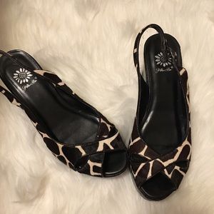 💫Leopard - Yellow Box Wedge Sandals. Size 7.5 💫